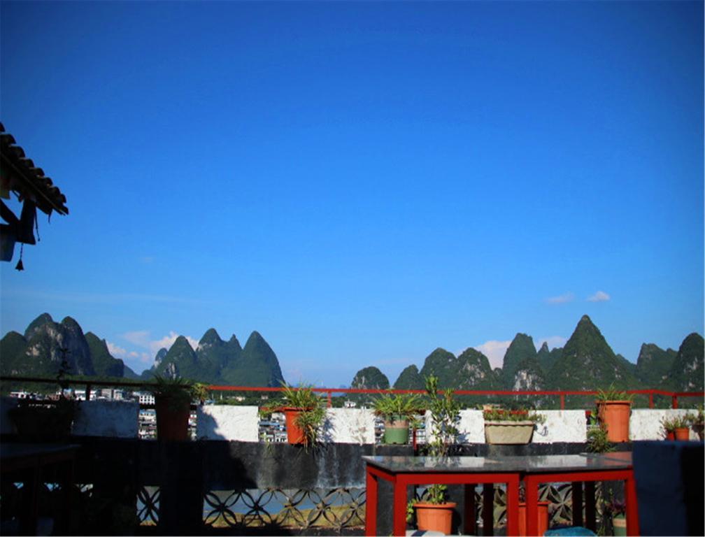 En Attendant Godot Youth Hostel Yangshuo Exterior photo